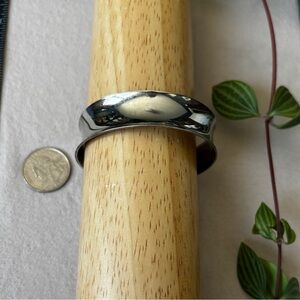 Vintage Solid polished
Sterling Silver Wide
Concave Bangle